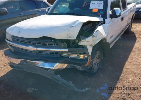 2002 Chevrolet Silverado 1500 Ls z USA, uszkodzony, nr VIN 2GCEC19V221168795